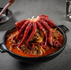 성수 어린달의 감성적인 요리
